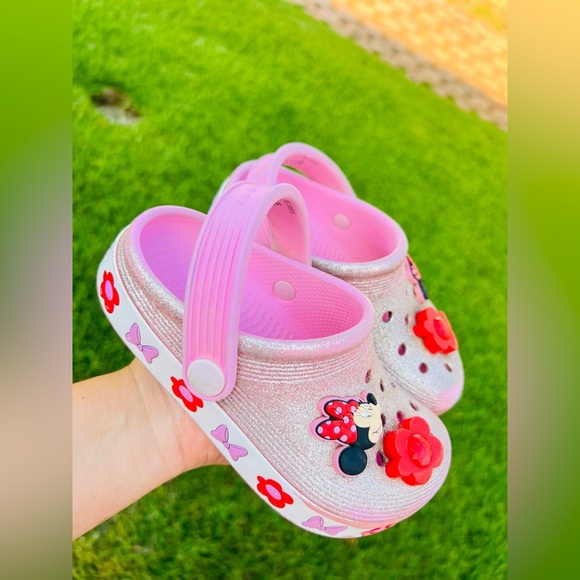 Crocs Minnie Mouse kids with charming 
One light up C-10 - Picture 5 of 8